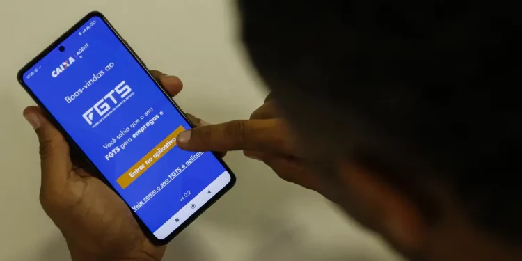 Governo vai liberar saldo do FGTS para os trabalhadores que optaram pelo saque-aniversário