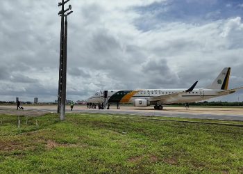 Comitiva de planejamento da visita de Lula ao RN desembarca no Aeroporto de Mossoró