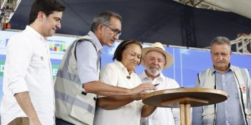 Adutora do Agreste Potiguar tem ordem de serviço assinada e vai beneficiar 14 municípios