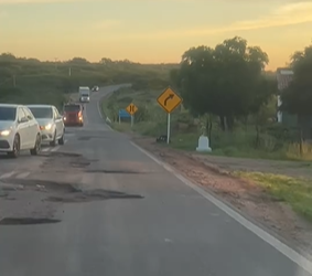 Motoristas reclamam de buracos na BR-405: “um absurdo”