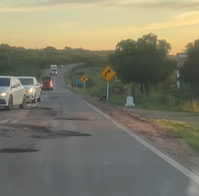 Motoristas reclamam de buracos na BR-405: “um absurdo”