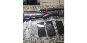 Polícia Rodoviária apreende espingarda calibre 12 e prende suspeitos por embriaguez na RN-013