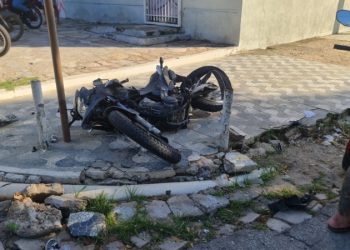 Motociclista é atropelado e morto por carro na avenida principal do Abolição III