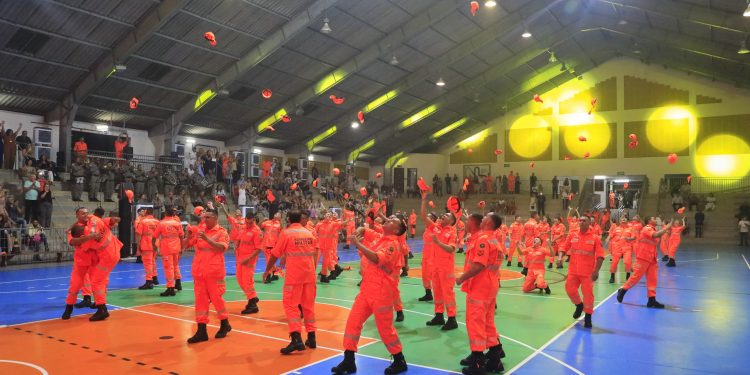 Corpo de Bombeiros Militar do RN forma 64 novos soldados