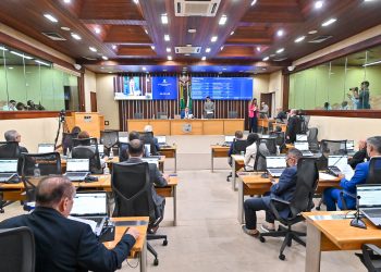 Assembleia Legislativa aprova reajuste salarial para professores da rede estadual