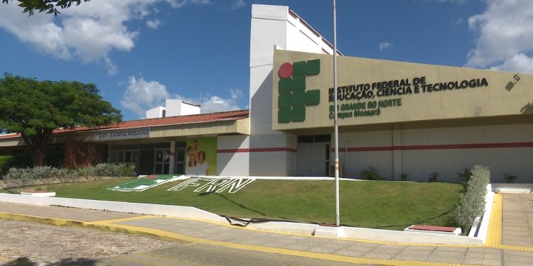 IFRN abre concurso público para docentes com 52 vagas