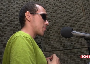 Aprovado em Jornalismo na Uern, jovem com deficiência visual sonha com profissão