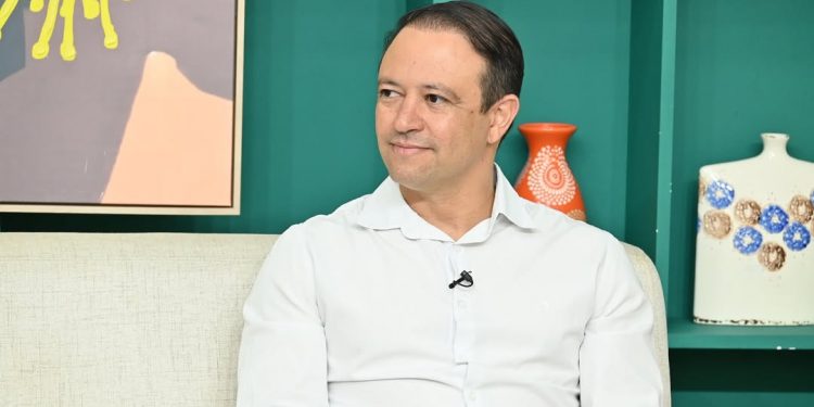 Com quadro de dengue, prefeito de Assú é transferido para Natal