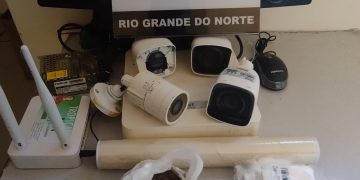 Polícia descobre ponto de tráfico de drogas que anunciava nas redes sociais em Areia Branca