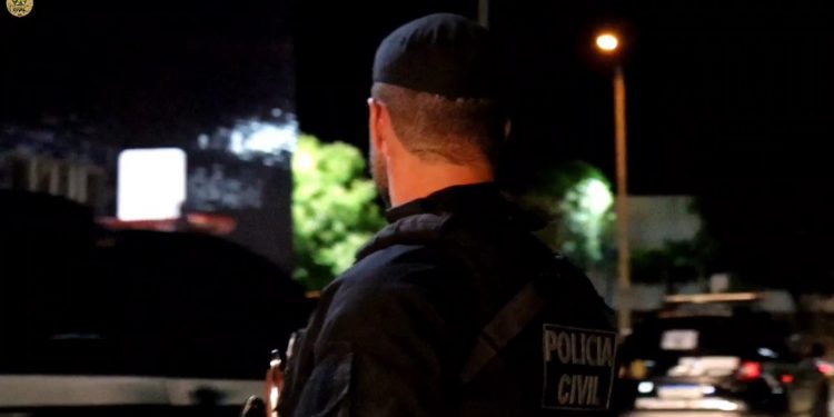 Polícia Civil prende 15 pessoas e apreende R$ 80 mil em drogas durante operação em Apodi
