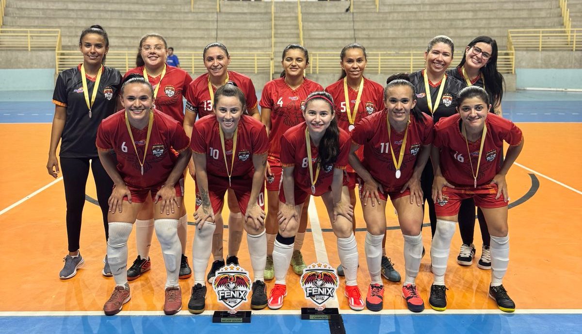 Equipe Fênix comemora 18 anos de futsal feminino com título em Mossoró