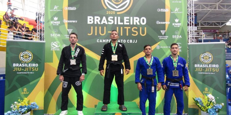 Júnior Silva conquista o bronze no Campeonato Brasileiro de Jiu-Jítsu em São Paulo