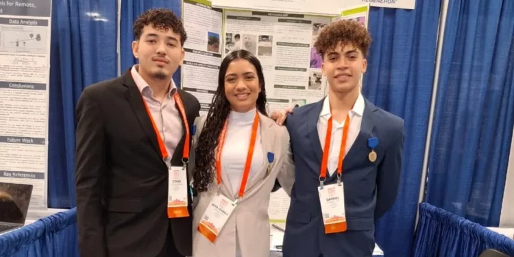 Estudantes do Abel Coelho são premiados em feira de Ciências e Engenharia nos Estados Unidos