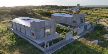 Prefeitura ajusta parcerias para instalação de indústrias do segmento têxtil em Caraúbas