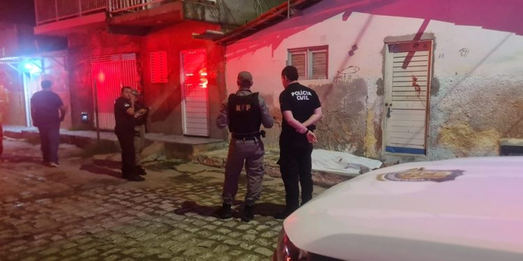 Foragido da justiça é morto a tiros em via pública no Bairro Mocó, em Areia Branca