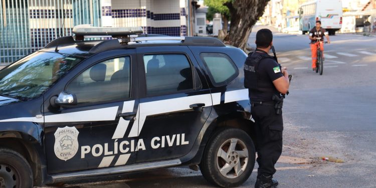 Polícia Civil prende dois foragidos da Justiça em Mossoró