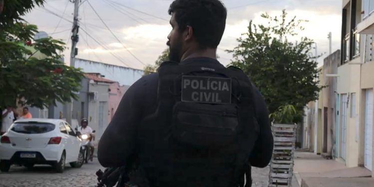 Polícia Civil prende trio suspeito de roubo e furto de veículos em Mossoró