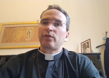 Padre caicoense acompanha o conclave direto do Vaticano