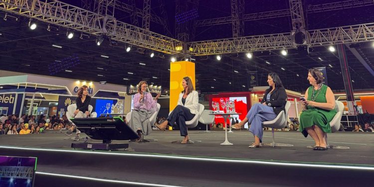 Diretora da TCM é moderadora do Momento Abrint Mulher no Abrint Global Congress