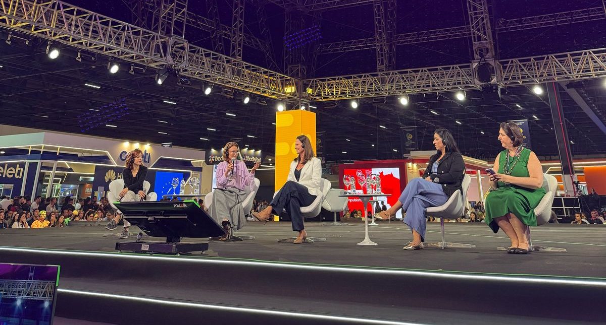 Diretora da TCM é moderadora do Momento Abrint Mulher no Abrint Global Congress