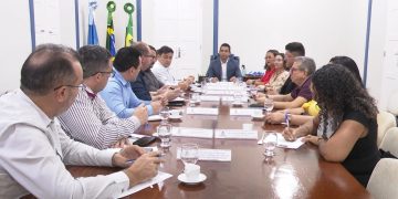 Mossoró: Prefeitura e Sindiserpum avançam em diálogo por reajuste de 6,27% e convocação de professores