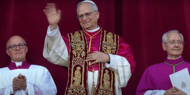 Novo papa é anunciado: cardeal Robert Prevost se chama Leão XIV