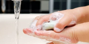 Mais de 2 mil estudantes são afetados pela ausência de abastecimento de água e quase 5 mil por falta de esgoto no RN