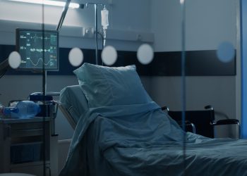 Mulher atingida por garrafa pet na Estação das Artes recebe alta da UTI do HRTM