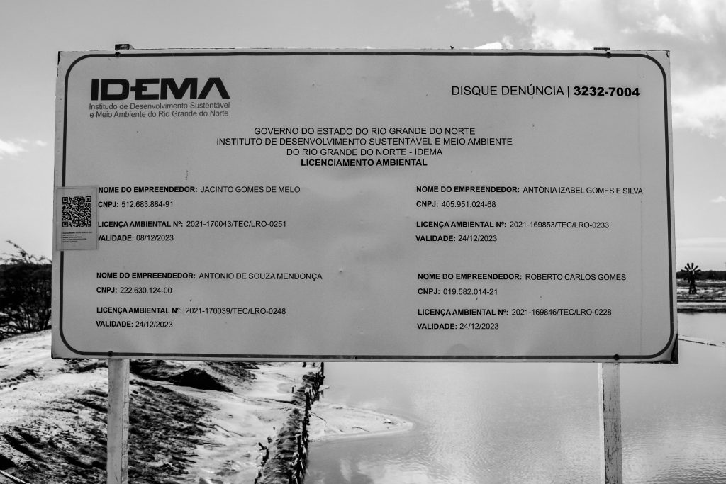 Placa do Idema. Foto: Alexandre Fonseca.