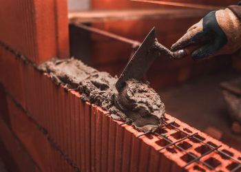 Com vagas para mulheres, Senai prorroga inscrições para curso gratuito de pedreiro em Mossoró