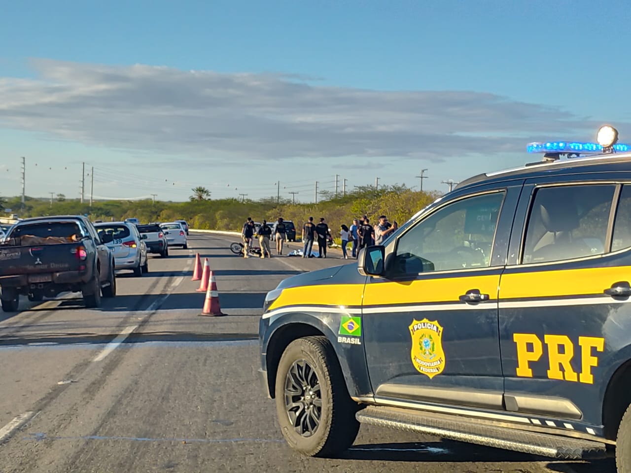 Mulher morre e homem fica ferido após acidente de motocicleta na BR-304, em Mossoró
