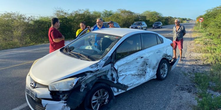 Moradores da Comunidade Piquiri cobram solução para buracos na BR-110, em Mossoró