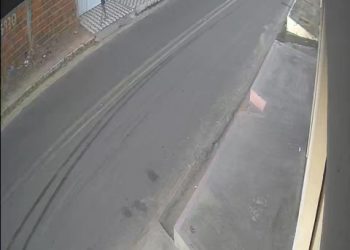 Fugitivos da Cadeia Pública de Mossoró são vistos caminhando no Abolição 5