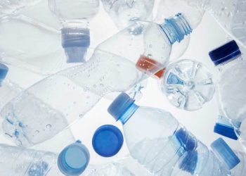 Mulher é atingida por garrafa em show no MCJ e está hospitalizada; Prefeitura emite nota