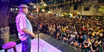 Humorista Zé Lezin anima o Polo Poeta Antônio Francisco neste domingo (22)