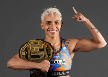 Silvaneide Marretinha conquista cinturão na Holanda e projeta sonho de chegar ao UFC