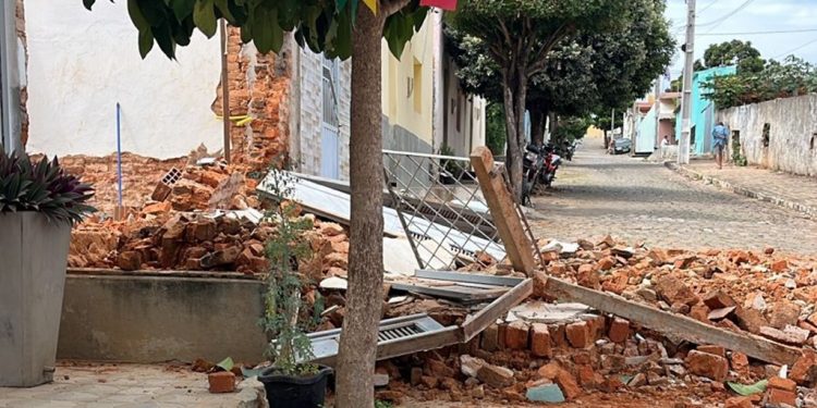 Ajudante de pedreiro morre após desabamento durante reforma de residência em São Miguel