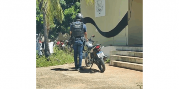 Deprov apreende moto adulterada em poder de mulher nas Malvinas