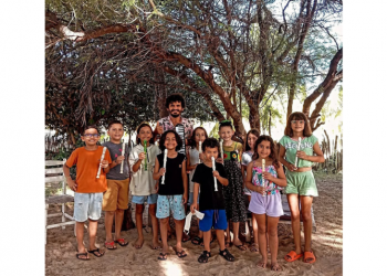 Iniciativa leva aulas de música para crianças da comunidade de São Cristóvão, em Areia Branca