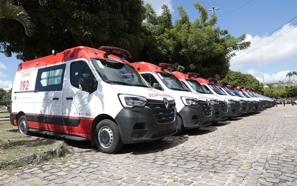Governo do RN entrega 25 novas ambulâncias do Samu