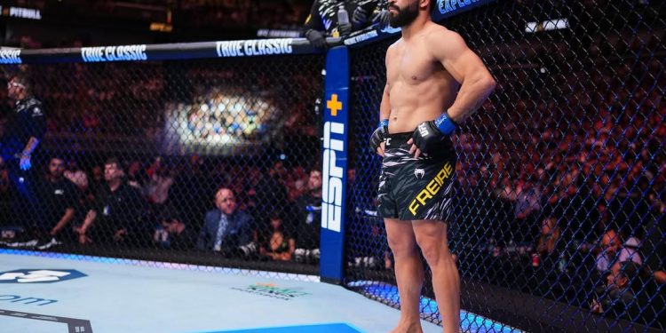 Mossoroense Patrício Pitbull vence primeira luta no UFC