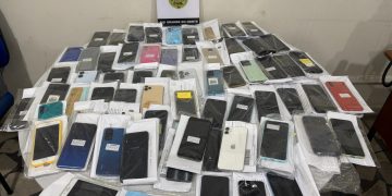 Defur devolve 120 celulares recuperados durante operação em Mossoró