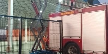 Bombeiros do RN realizam resgate de trabalhador preso em plataforma de elevação em Mossoró