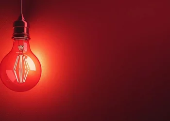 Conta de luz mais cara: agosto terá bandeira vermelha no patamar 2