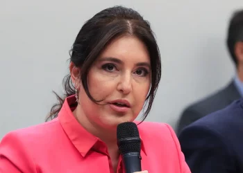 Salário mínimo deve subir para R$ 1.630 em 2026, reafirma ministra