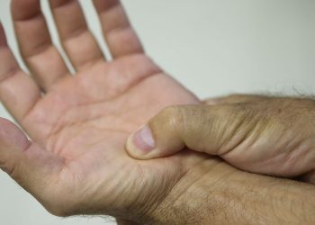 Lei define fibromialgia como deficiência em todo país a partir de 2026