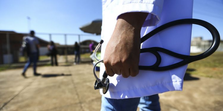 Prazo de inscrições do exame de avaliação dos cursos de medicina termina nesta quarta-feira (30)