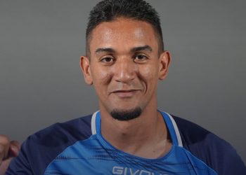 Meia Romeu retorna ao futebol do Bahrein após passagem pela Arábia Saudita