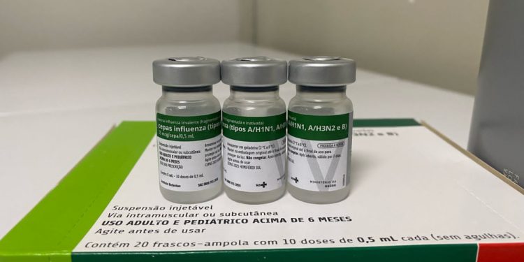 Vacina da Influenza ficará disponível a todos os públicos até 15 de agosto