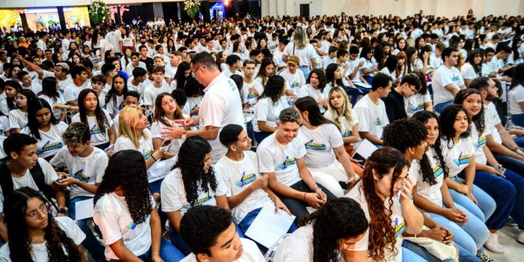 Programa “Jovem do Futuro” está com inscrições abertas e limite de idade ampliado